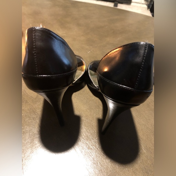 Guess - Picture 8 of 10